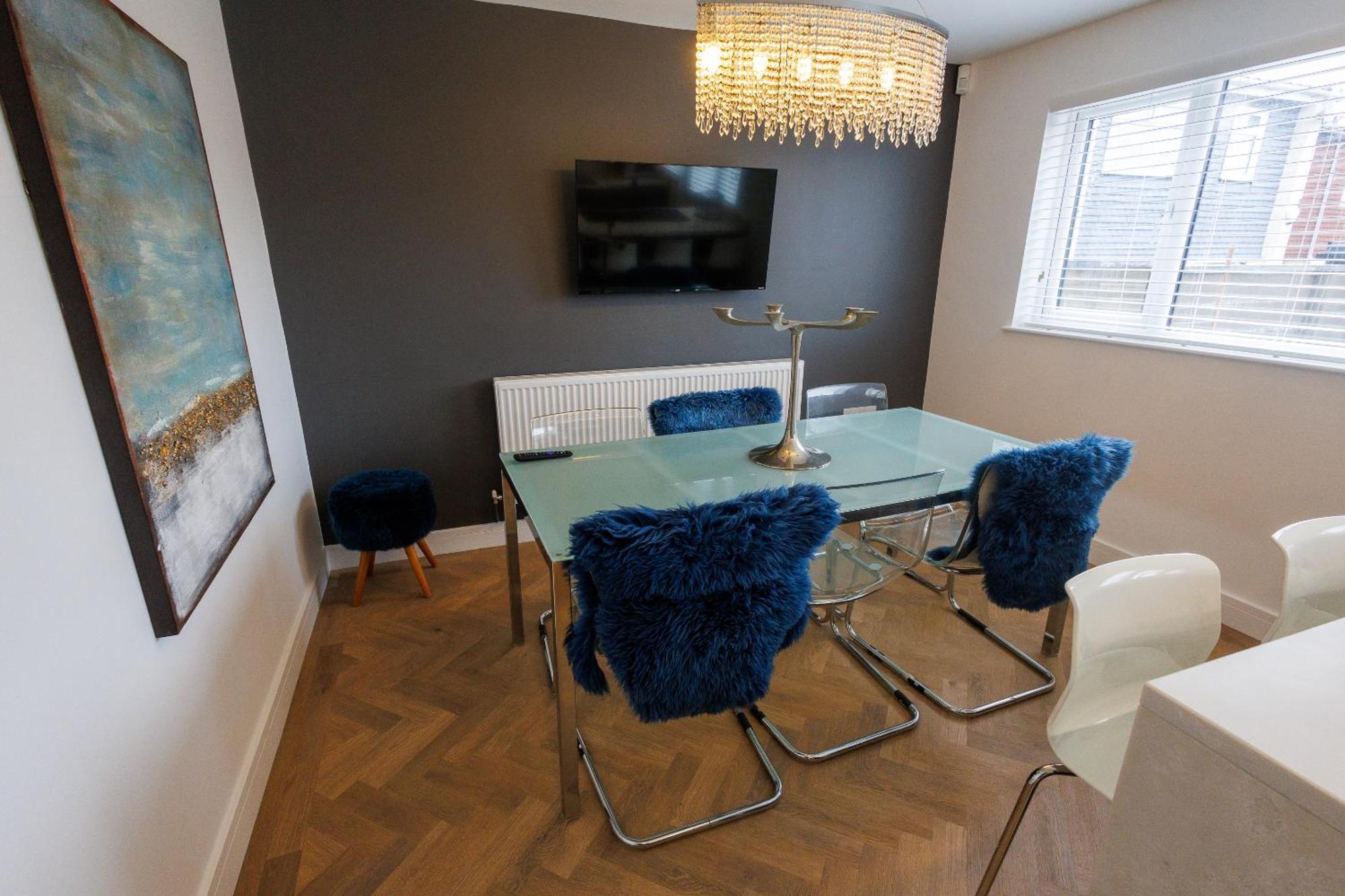 Uber Stylish 3 Bedroom Home Off Road Parking Near Town Centre And Bike Park Wales Merthyr Tydfil Εξωτερικό φωτογραφία