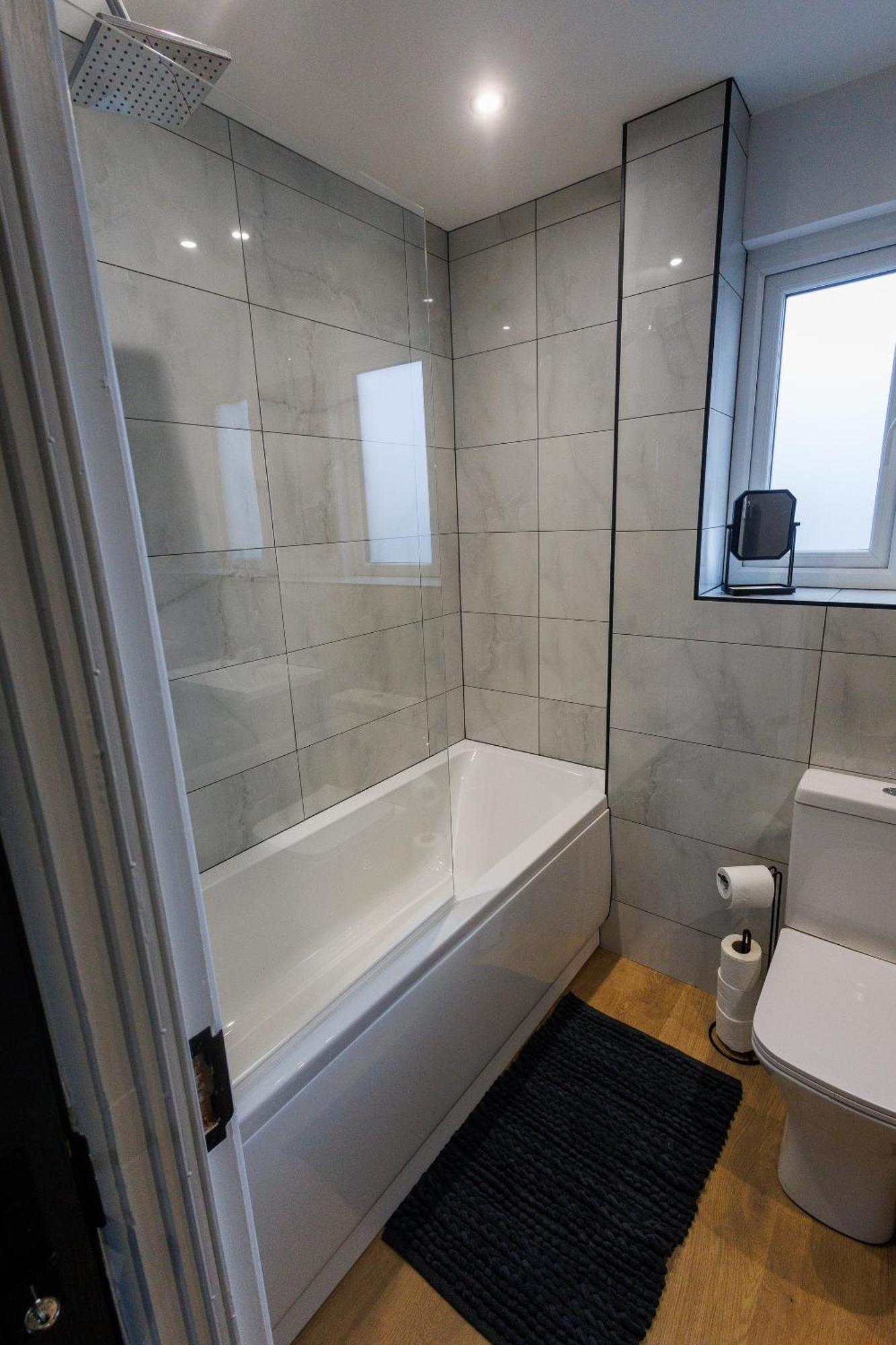Uber Stylish 3 Bedroom Home Off Road Parking Near Town Centre And Bike Park Wales Merthyr Tydfil Εξωτερικό φωτογραφία