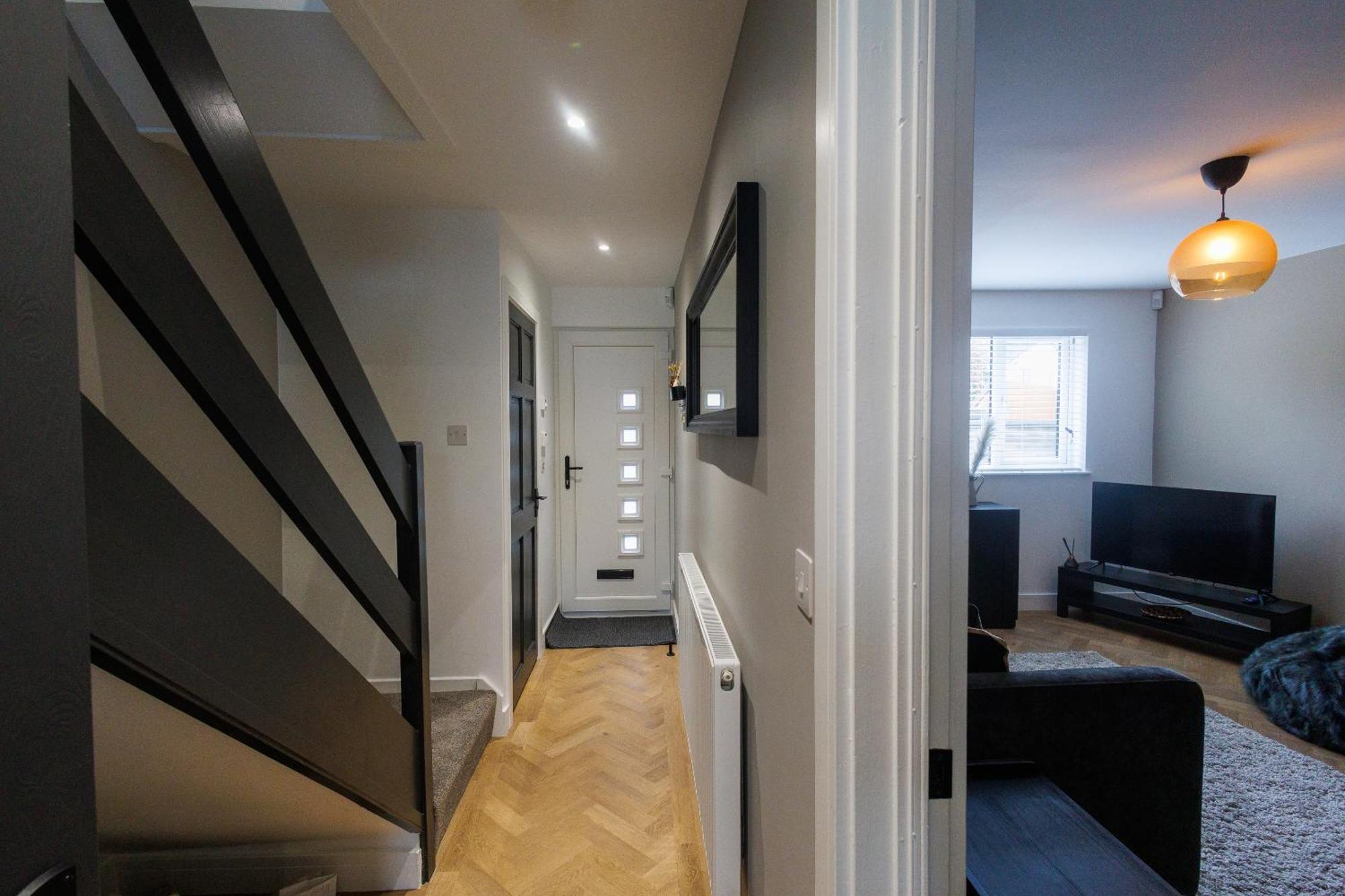 Uber Stylish 3 Bedroom Home Off Road Parking Near Town Centre And Bike Park Wales Merthyr Tydfil Εξωτερικό φωτογραφία