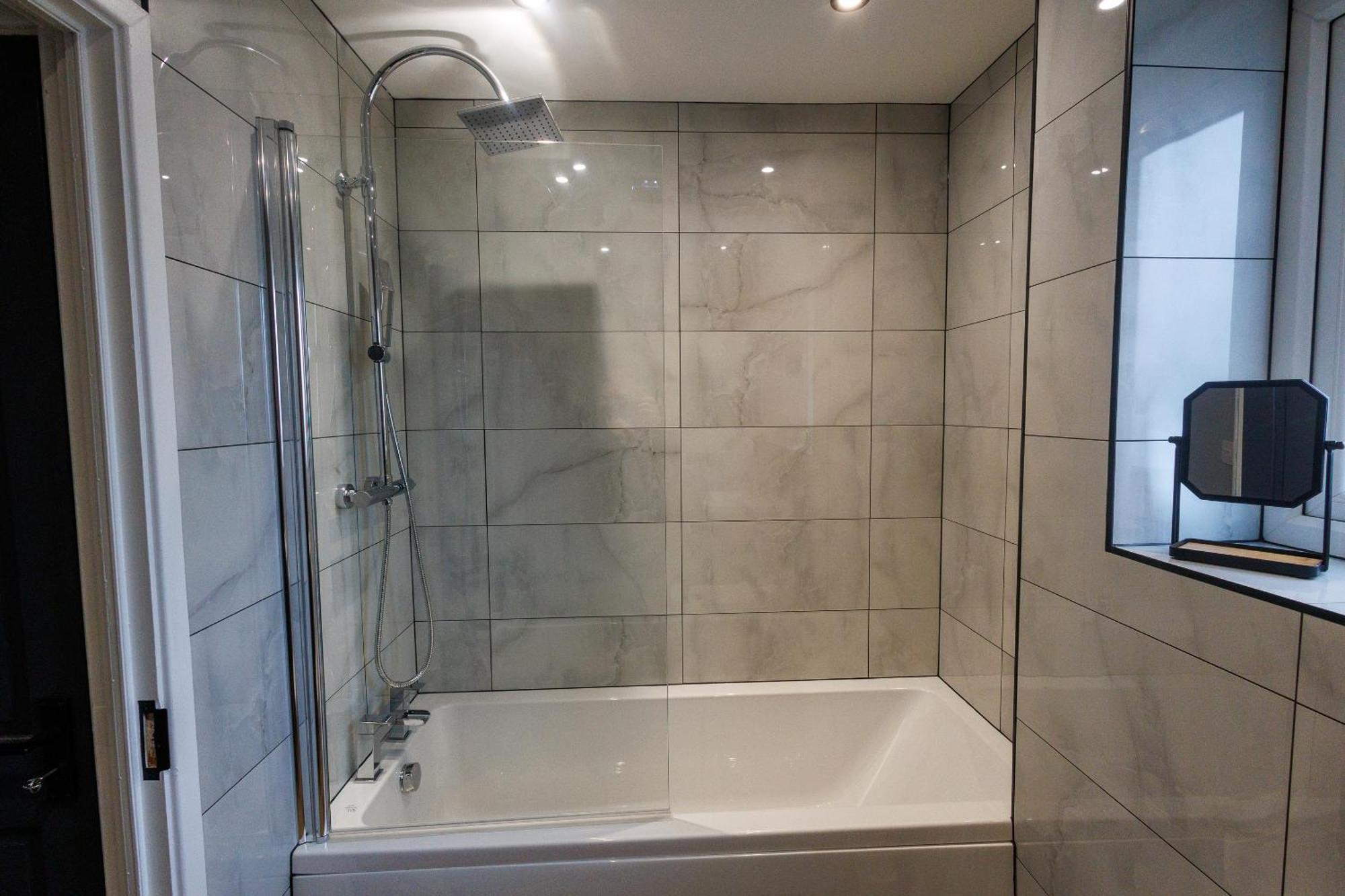 Uber Stylish 3 Bedroom Home Off Road Parking Near Town Centre And Bike Park Wales Merthyr Tydfil Εξωτερικό φωτογραφία