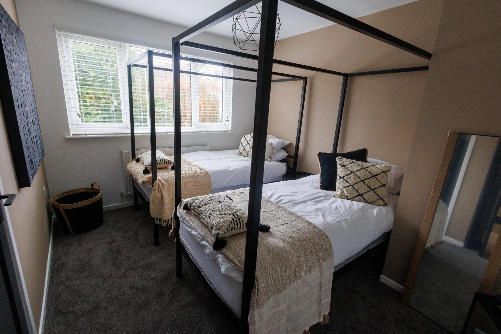 Uber Stylish 3 Bedroom Home Off Road Parking Near Town Centre And Bike Park Wales Merthyr Tydfil Εξωτερικό φωτογραφία
